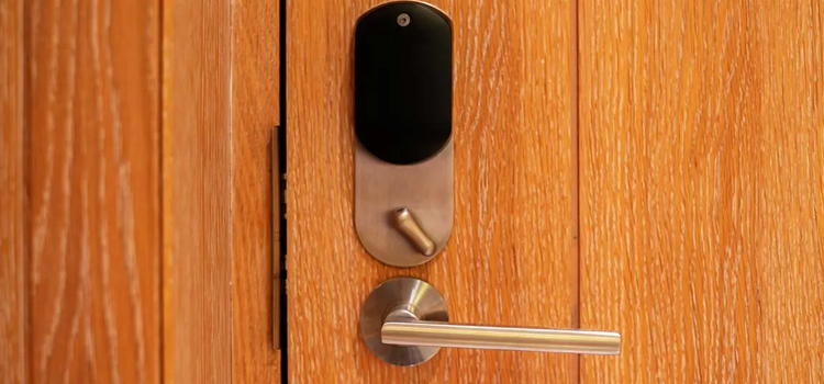 Automatic Locking Door Knob Greenfield